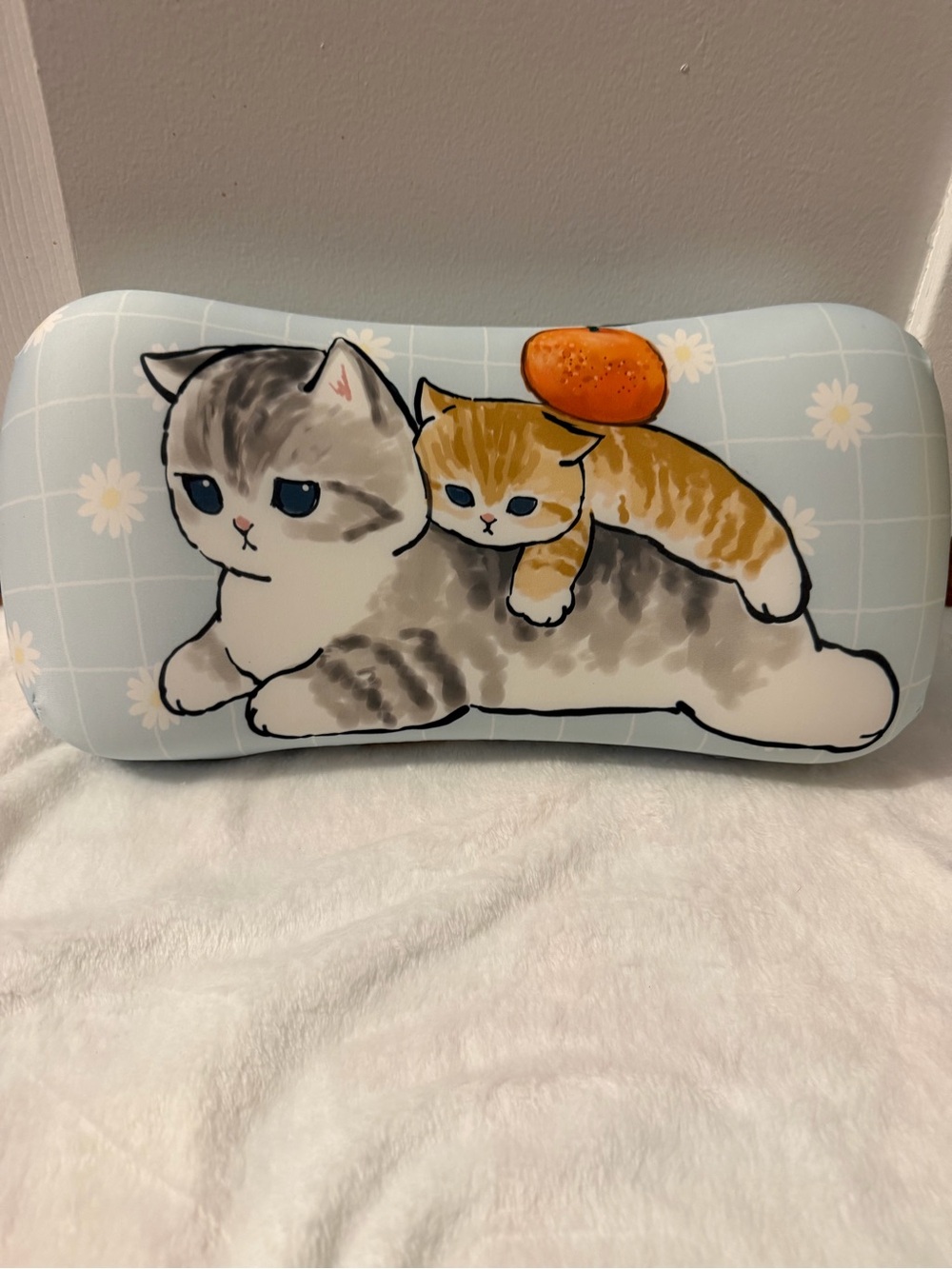 Mofusand cooling lumbar pillow